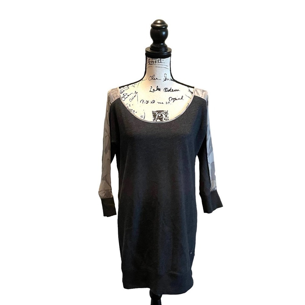 VS Victoria's Secret Tunic Sweatshirt Gray Medium Scoop Neck 3/4 Sleeve Camo